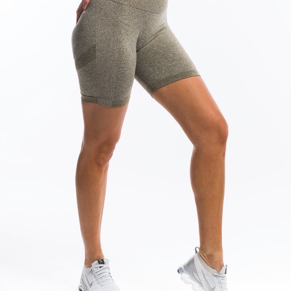 Echt scrunch shorts